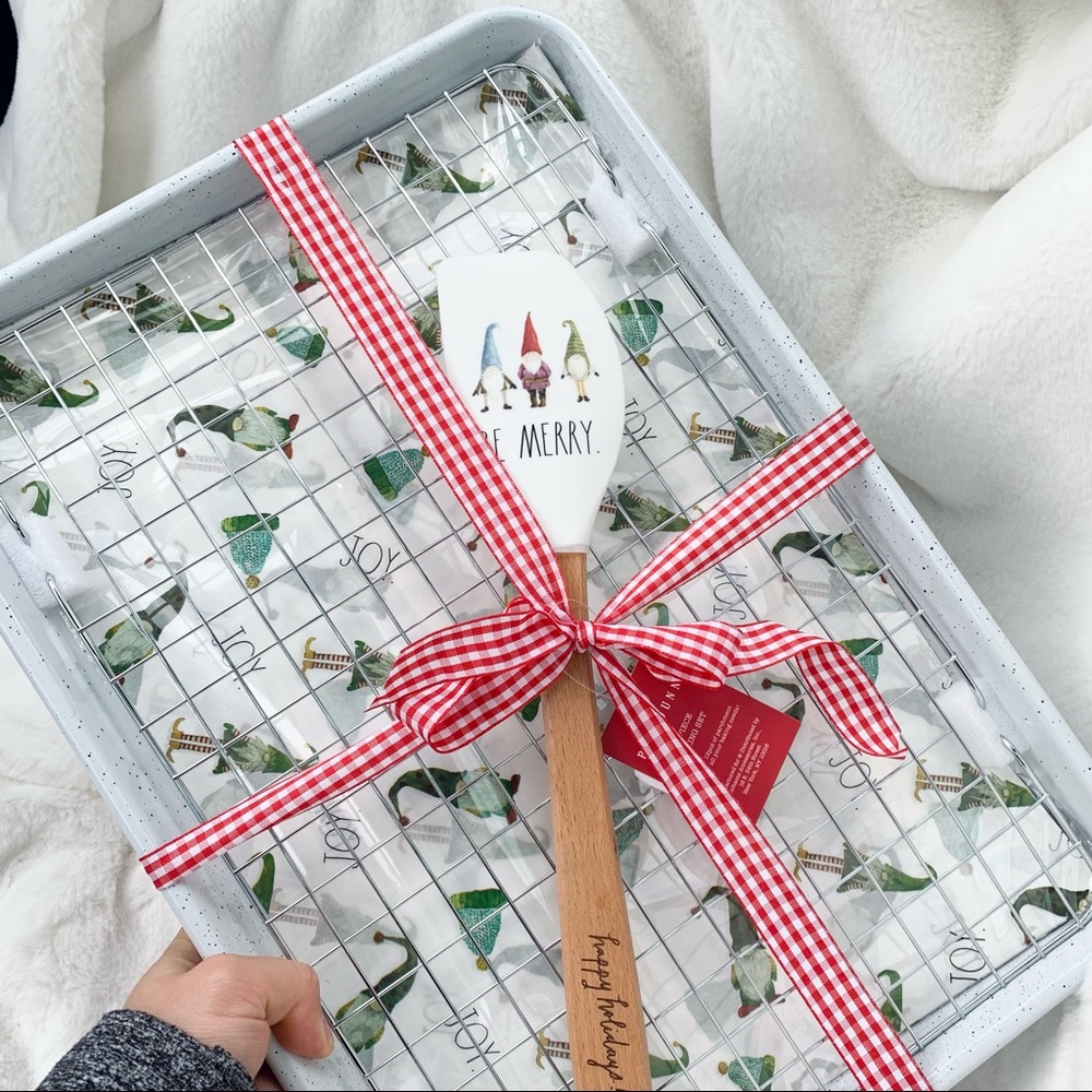 Rae Dunn | 15 pc Baking Tray & Spatula Set - Elf | Brand New